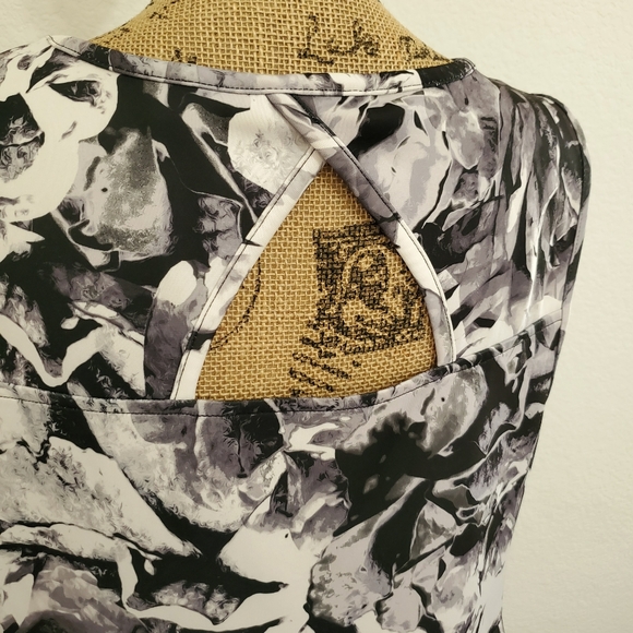 Apt.9 Woman's Black and white floral graphic dress size 1X - Picture 6 of 8